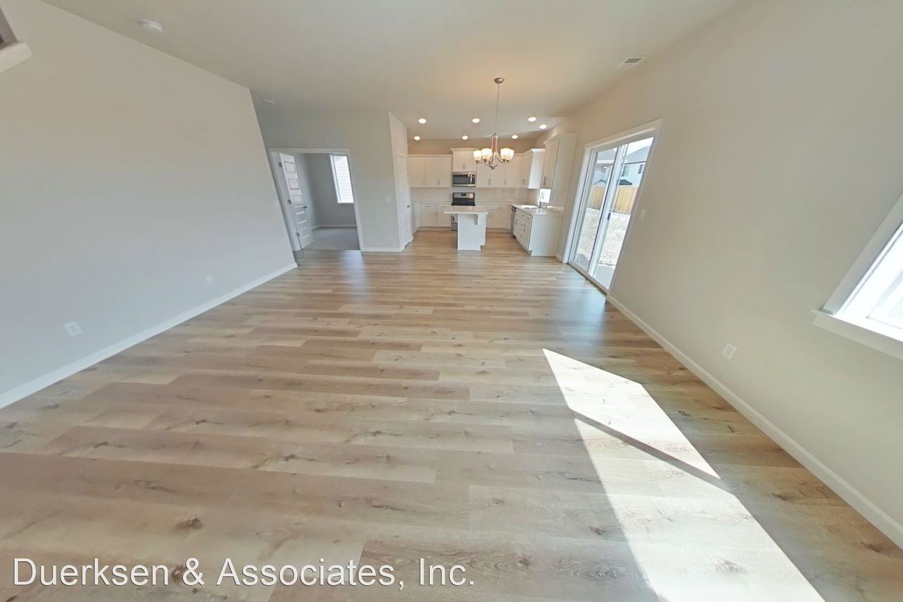 719 Deer Creek Way - Photo 2 of 10