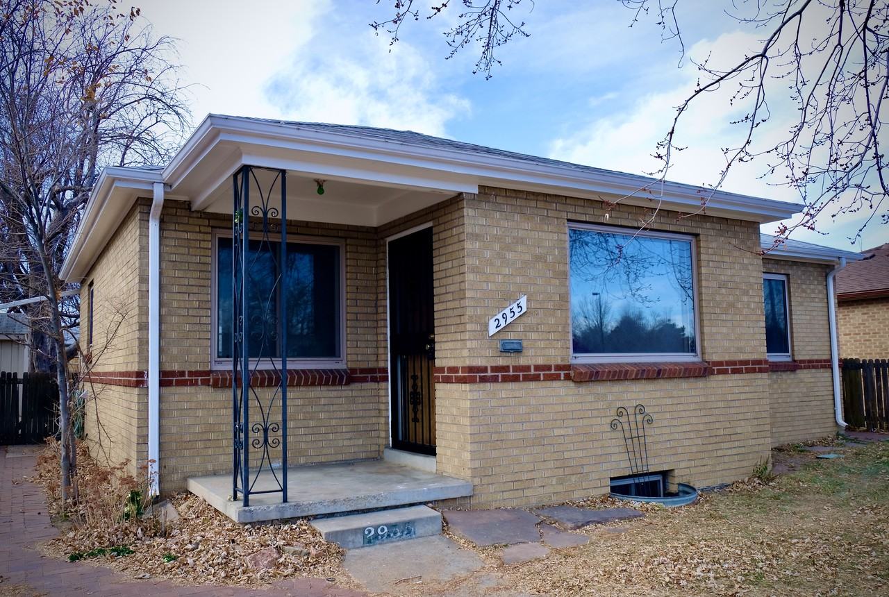 2955 Quebec St - Photo 2 of 22