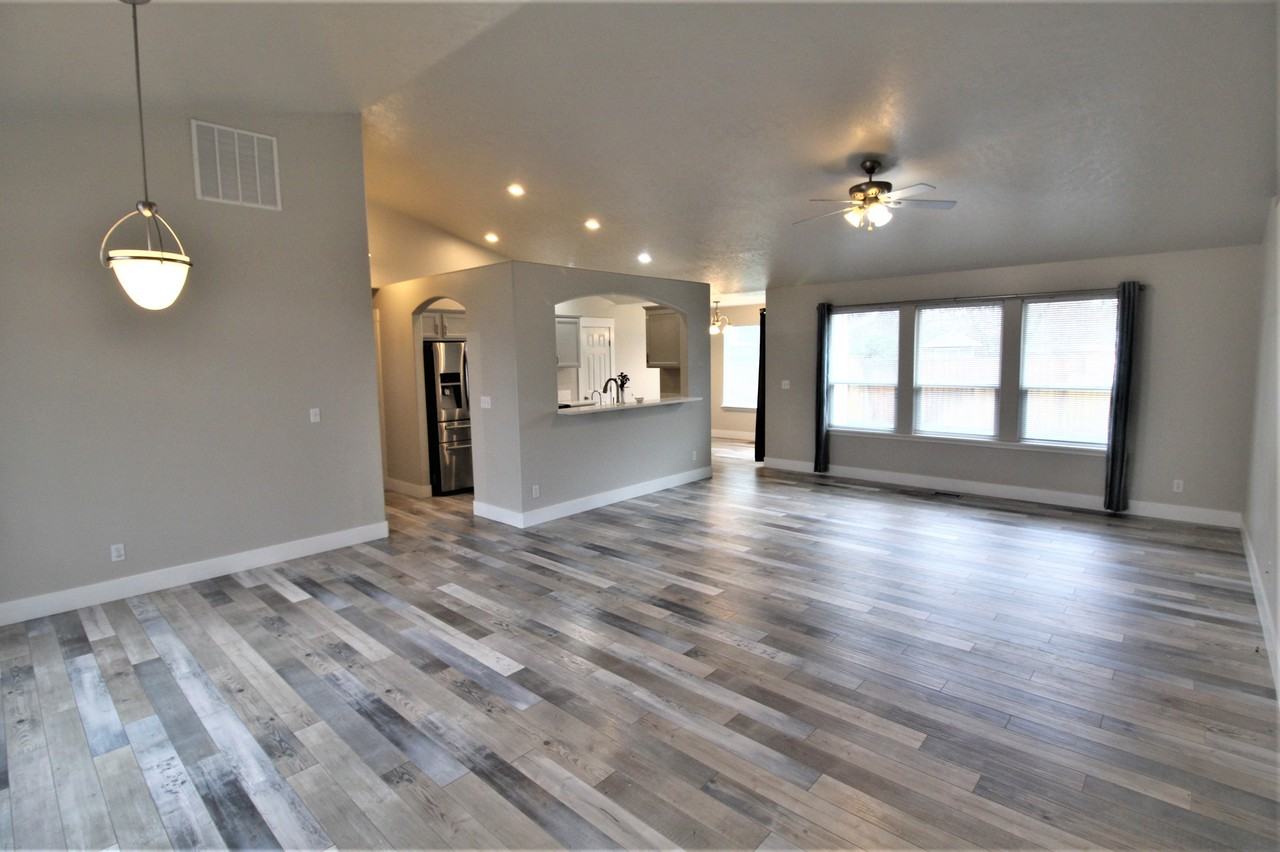 2466 N Highwood Ave - Photo 4 of 23