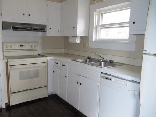 800 N Mountain St - Photo 2 of 10