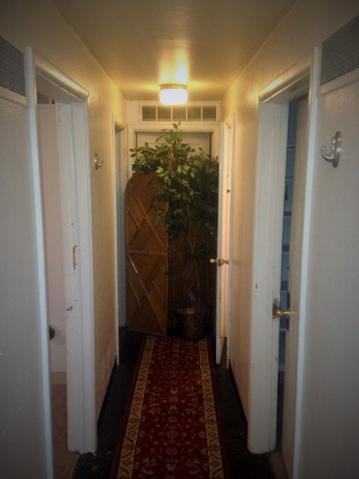 971 1/2 Pleasant St - Photo 2 of 9