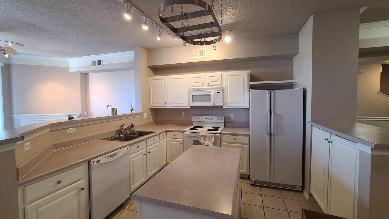 2126 Concord Ln #9 - Photo 2 of 38