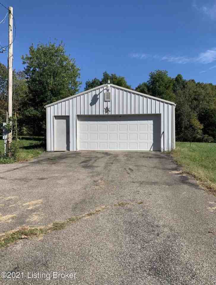 146 Akins Rd - Photo 3 of 3