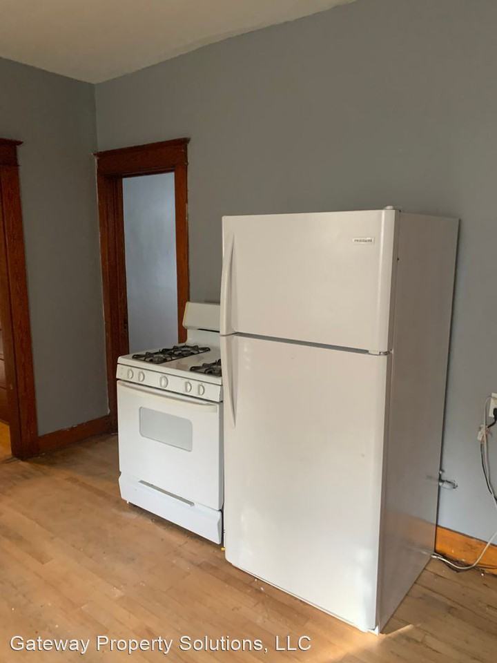 255-57 VROOMAN AV. AMSTERDAM, NY 12010 DJ & KA ENTERPRISES LLC - Photo 2 of 8