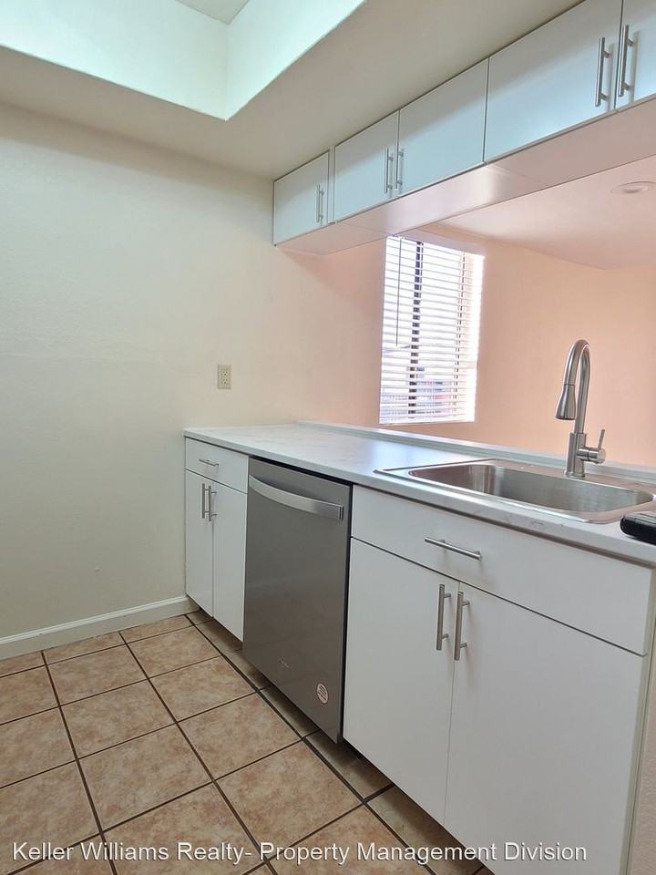 12231 N 21st Ave #1 - Photo 3 of 17