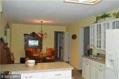 25 Lake Shore Dr - Photo 3 of 16