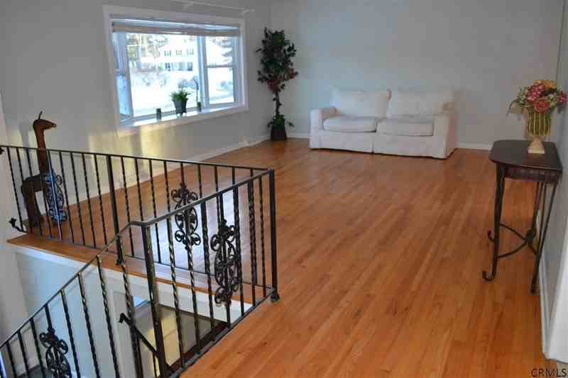 19 Northcrest Dr - Photo 2 of 24