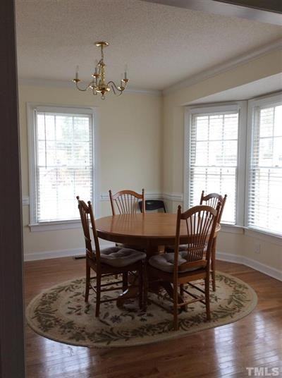 101 Queens Knoll Ct - Photo 3 of 14