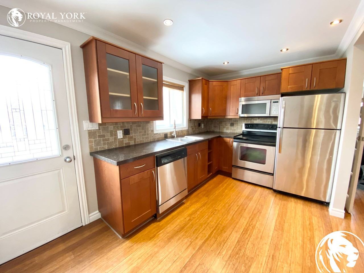 1078 Eastmount Ave #1 - Photo 3 of 16