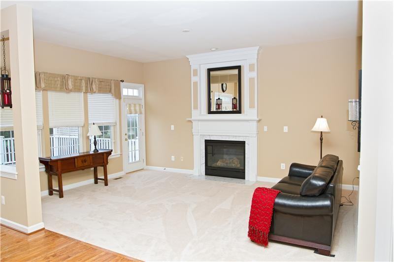 9927 Broadsword Dr - Photo 3 of 31