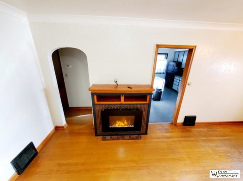 1037 N 25th St - Photo 2 of 5
