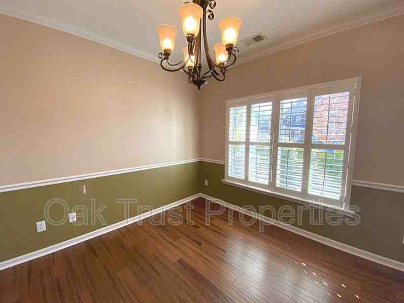 555 Chaff Ln - Photo 2 of 27