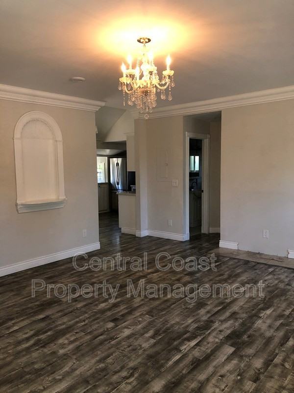 365 Spruce Ave - Photo 3 of 21