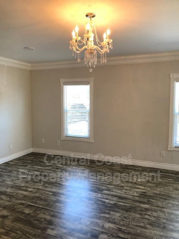 365 Spruce Ave - Photo 4 of 21