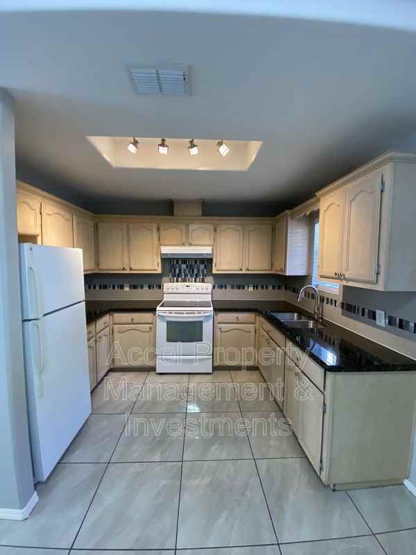 701 Sandpiper Ave #1 - Photo 5 of 13