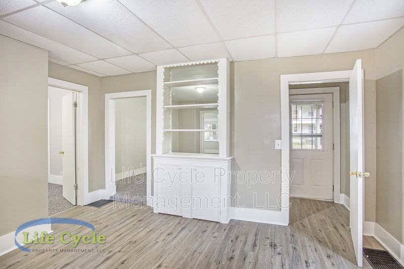 940 Mcreynolds Ave Nw - Photo 3 of 14