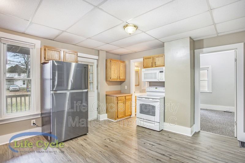 940 Mcreynolds Ave Nw - Photo 4 of 14