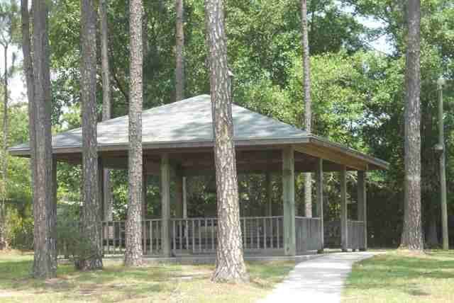 Lyman Manor Apartments - Photo 2 of 4