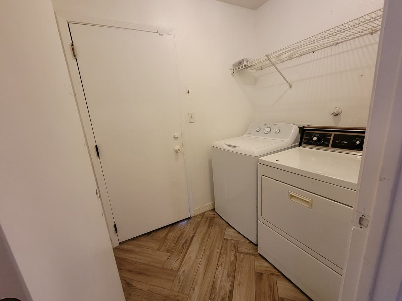 1551 Fox Hill Pl Sw - Photo 2 of 19