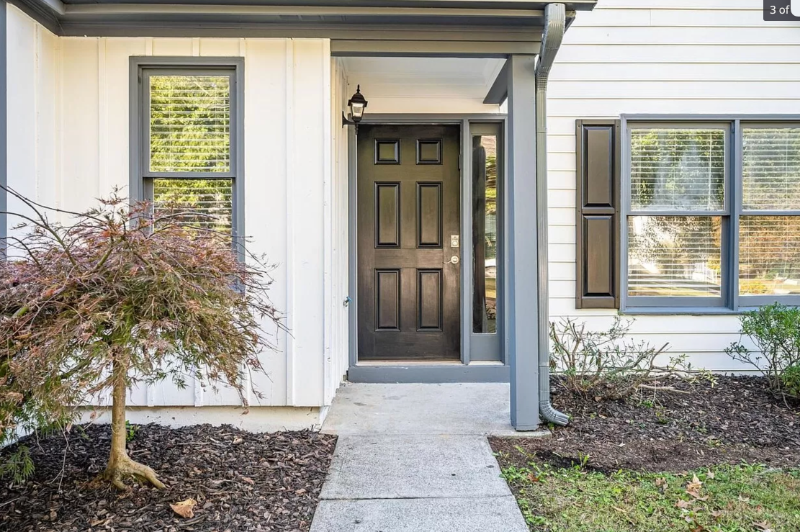 10420 Meadow Crest Ln - Photo 2 of 28