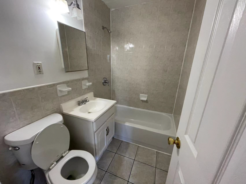 290 Balcom Ave #2 - Photo 3 of 9