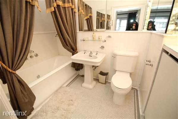 1415 N Astor St - Photo 2 of 30