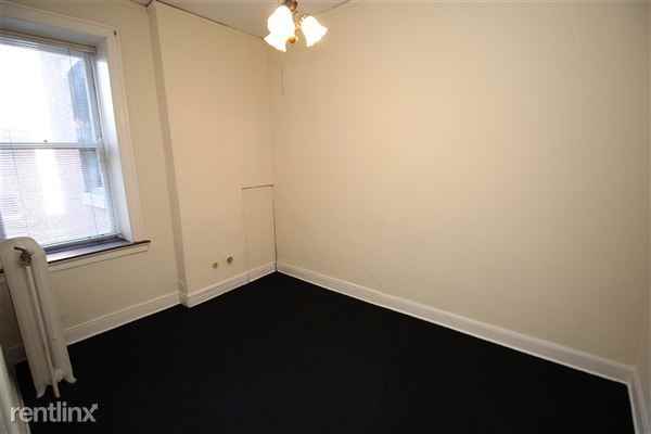 1415 N Astor St - Photo 3 of 30