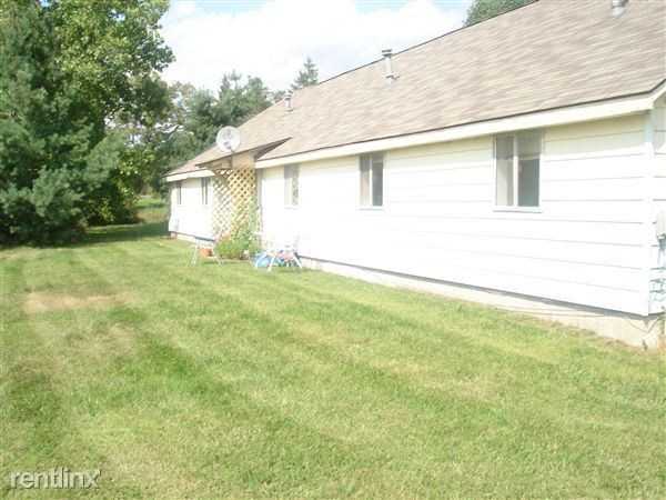 Pratt Road Flats, Metamora - Photo 3 of 4