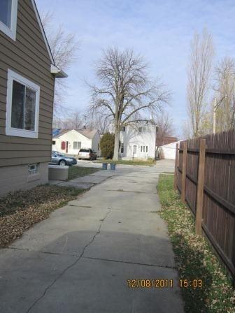 22620 Blackburn St - Photo 3 of 12