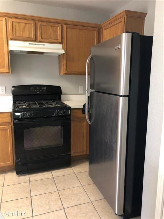 2405 Tisbury Way - Photo 3 of 8