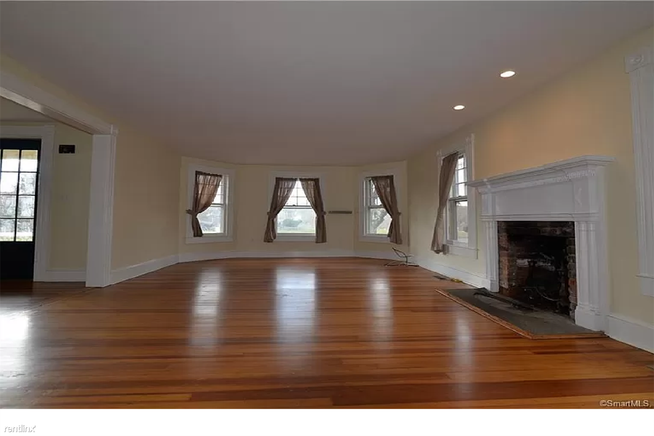 383 Main St S - Photo 2 of 4
