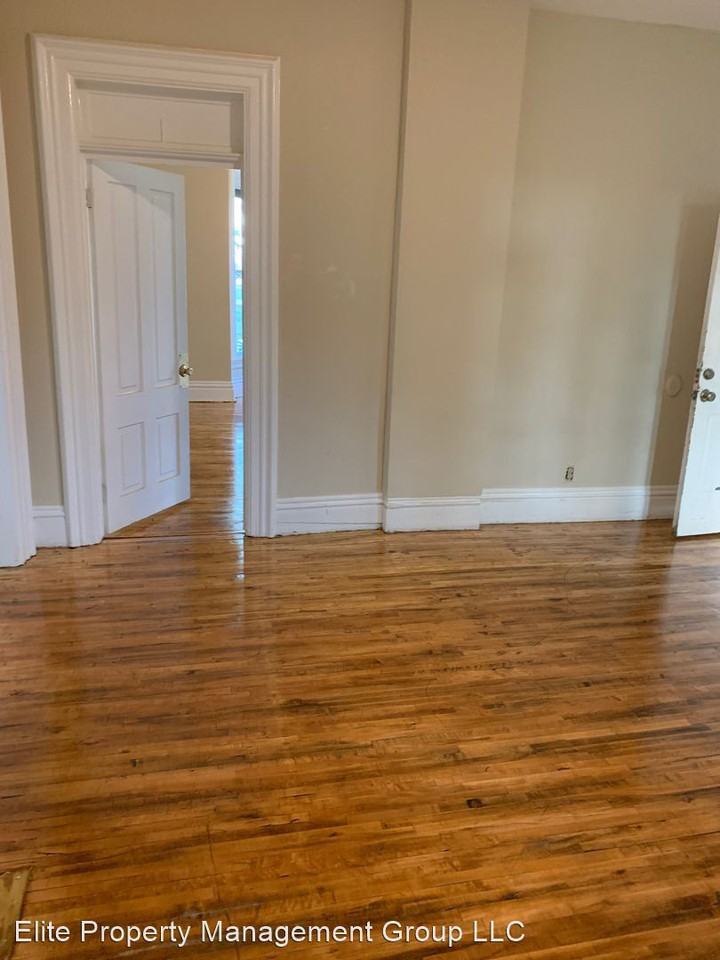 2101 Elliot Ave - Photo 3 of 13