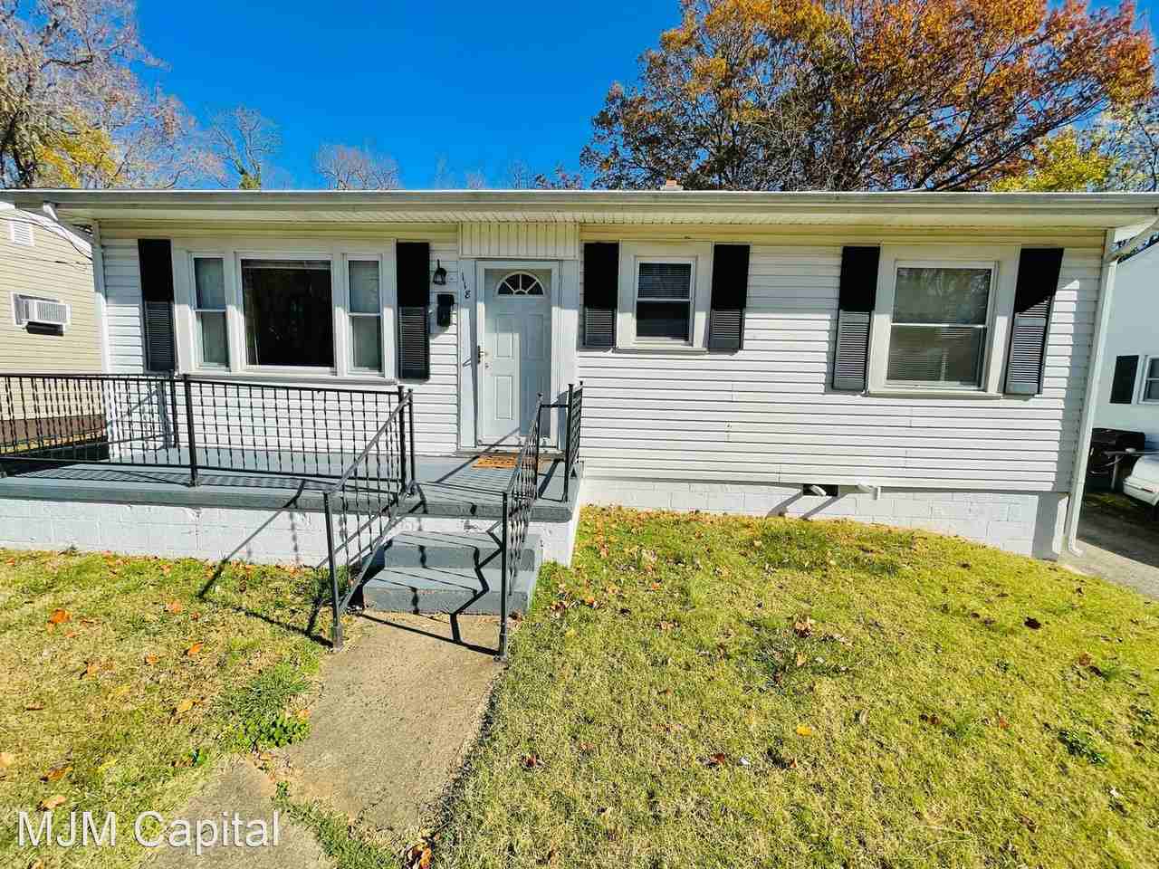 118 Lowell St - Photo 2 of 11