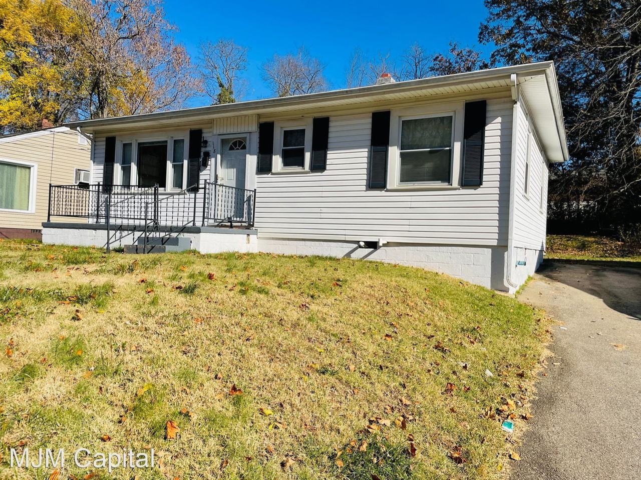 118 Lowell St - Photo 3 of 11