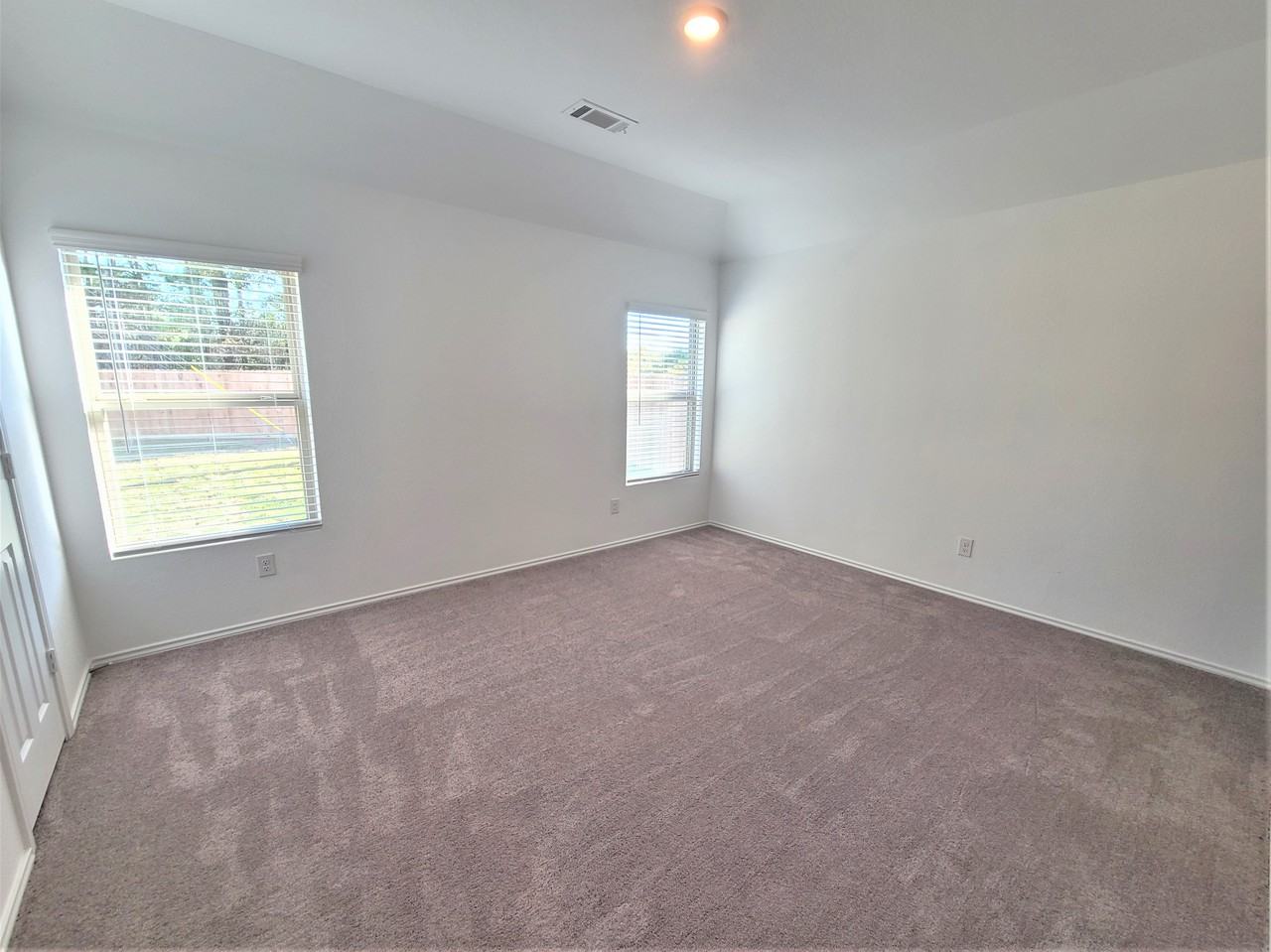 4620 Peralta Heights Way - Photo 6 of 10