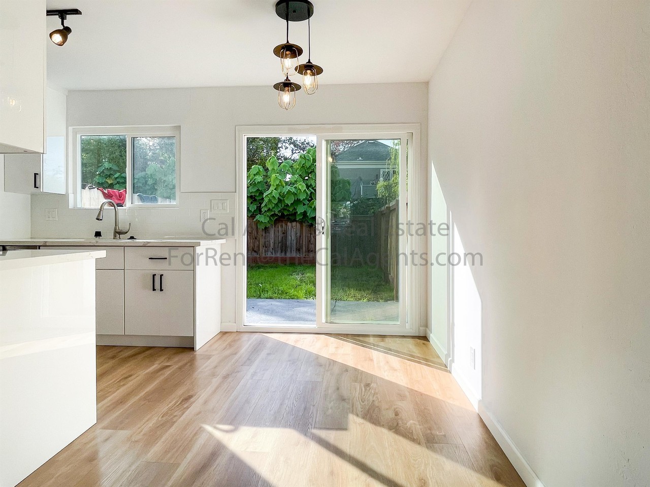 1638A 7th St #A - Photo 3 of 19