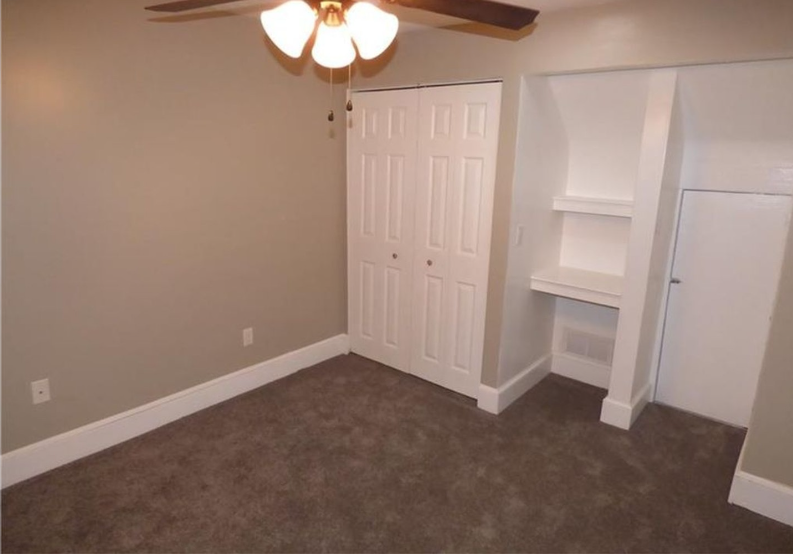 3190 Mcroberts Rd - Photo 3 of 9