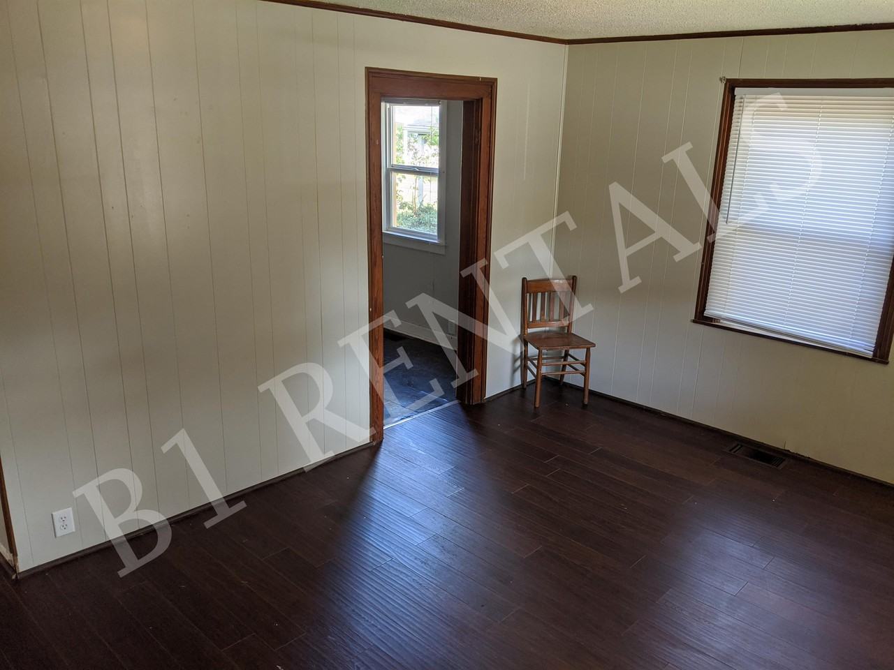 724 N Elm St #1 - Photo 3 of 10