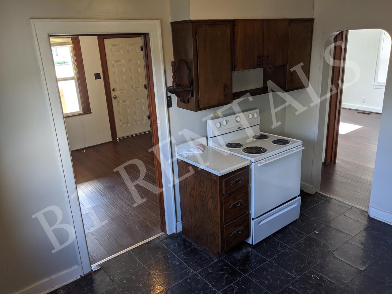 724 N Elm St #1 - Photo 5 of 10