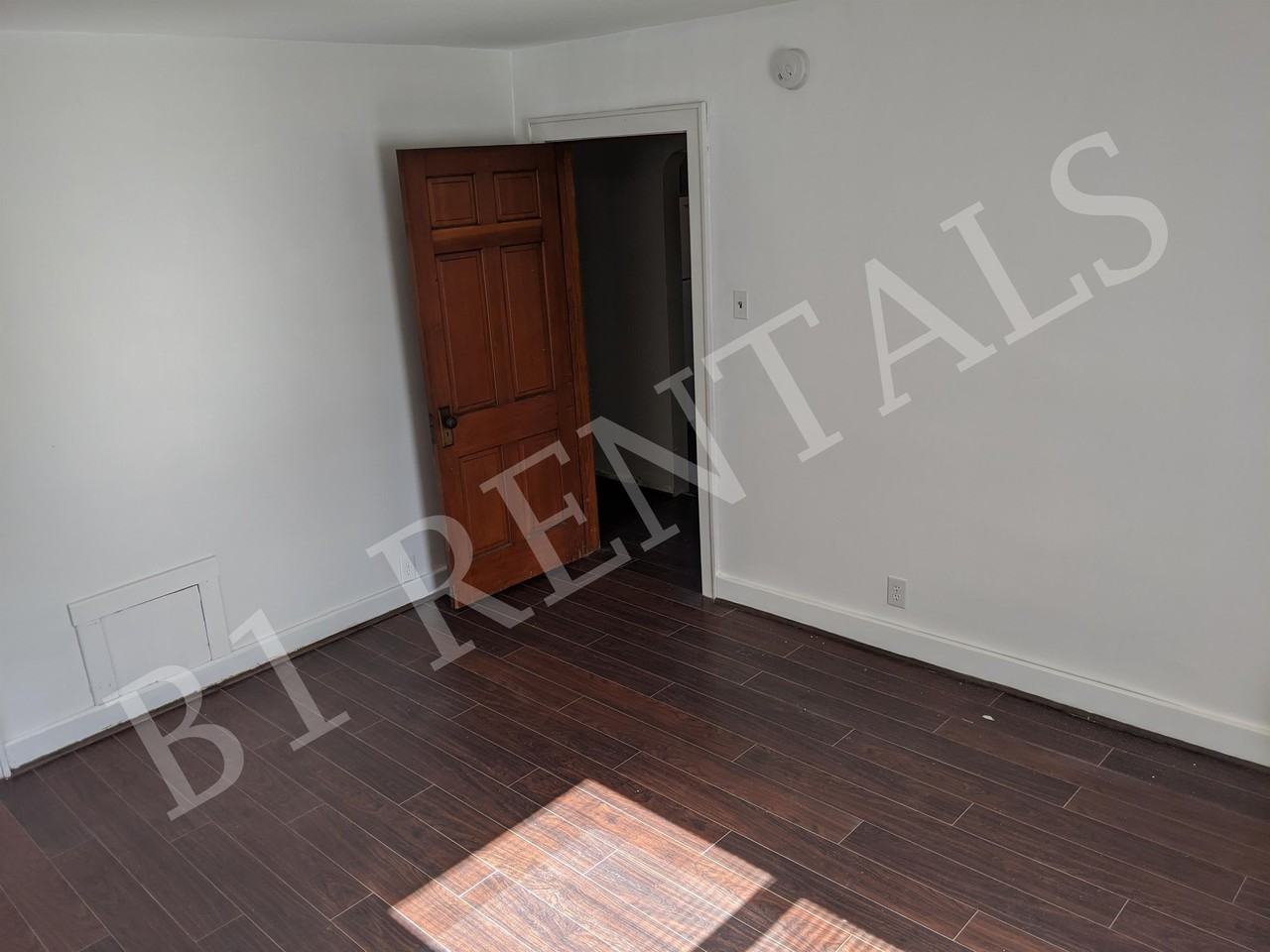 724 N Elm St #1 - Photo 6 of 10