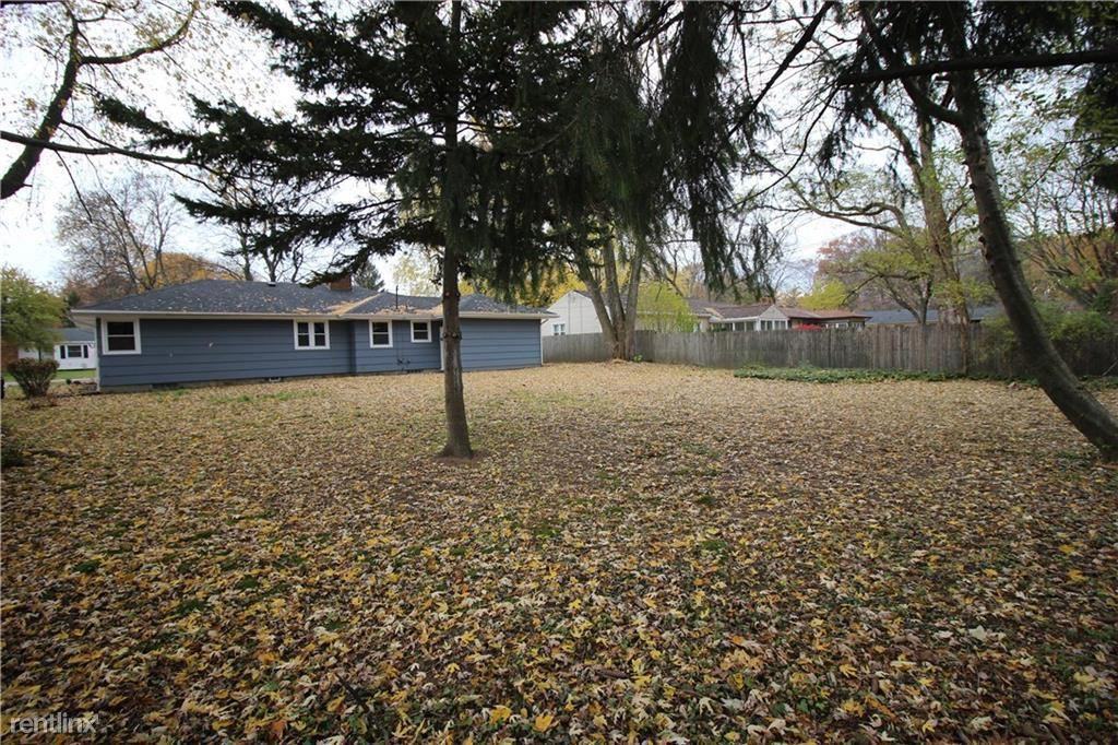 32 Cedargrove Dr - Photo 2 of 7