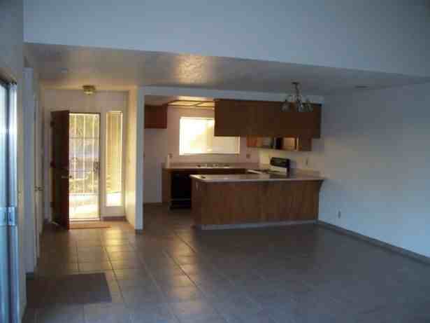 3463 Suffolk Dr - Photo 3 of 9