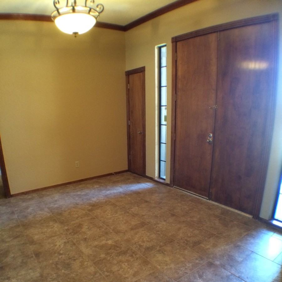 14028 Apache Dr - Photo 2 of 41