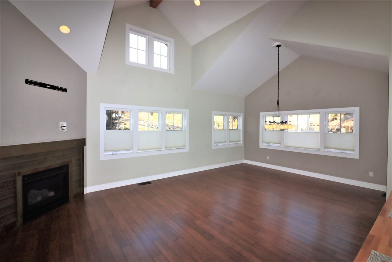 1582 Nw Erin Ct - Photo 2 of 30