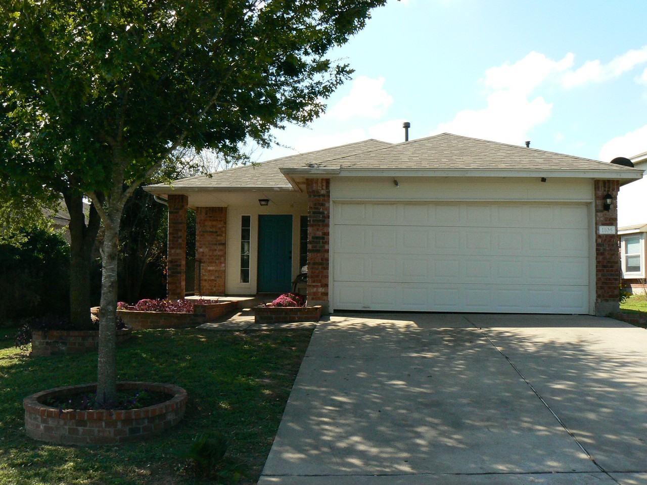 1105 Coronation Way - Photo 2 of 26