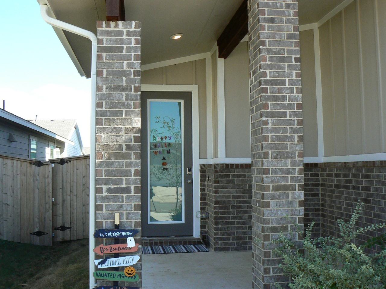 8208 Cottage Rose Dr - Photo 3 of 25