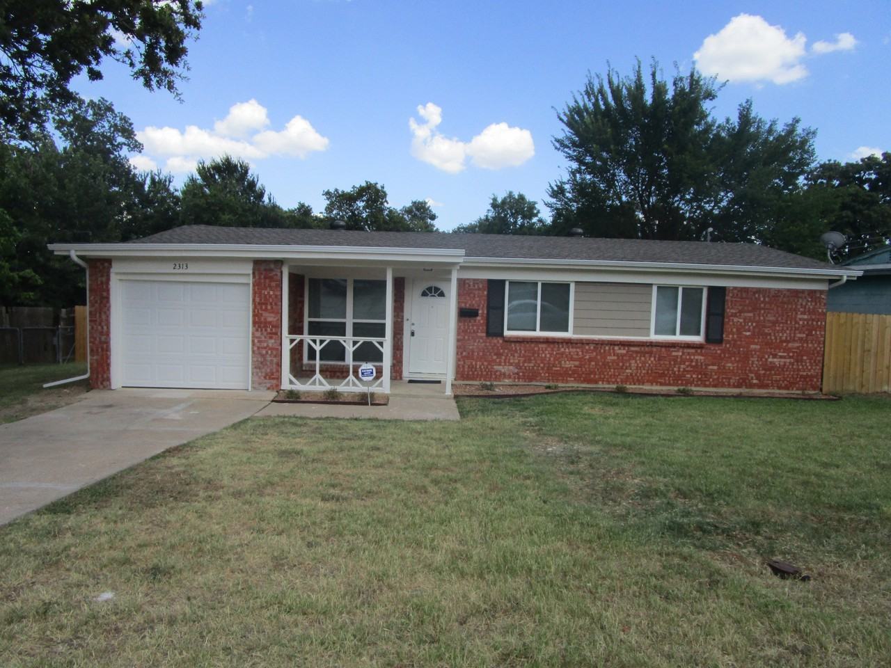 2313 Tanneyhill Ln - Photo 2 of 16