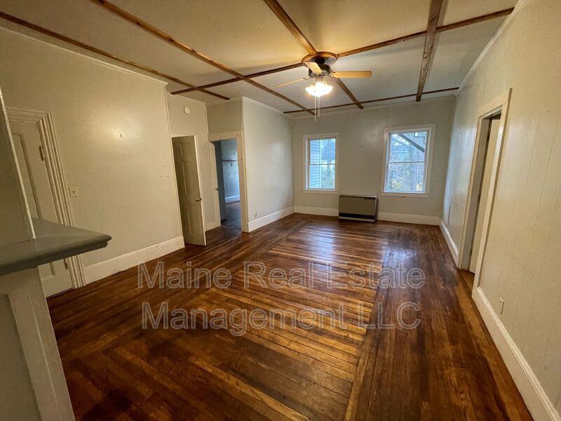 21 Brewster St - Photo 2 of 7