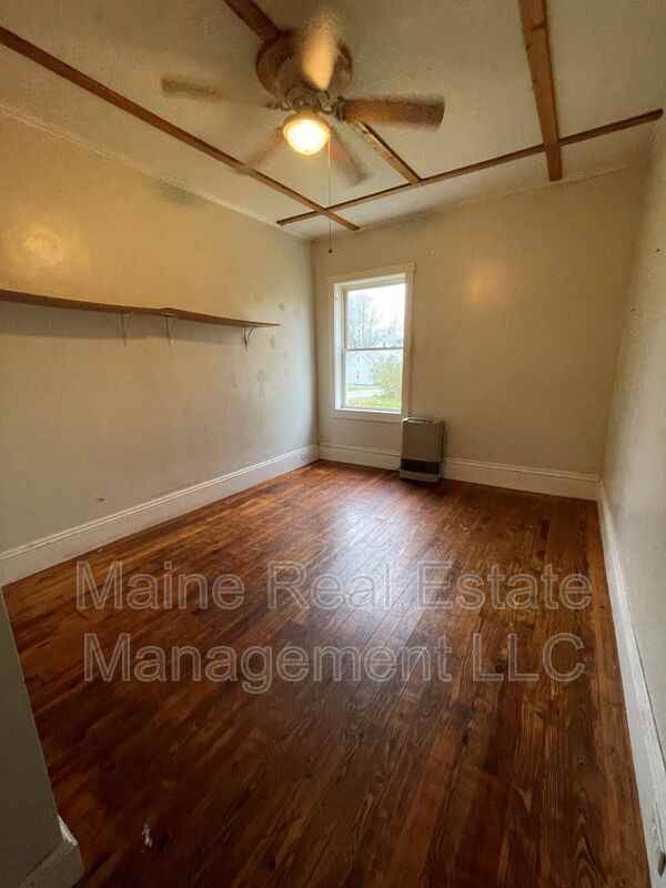 21 Brewster St - Photo 3 of 7