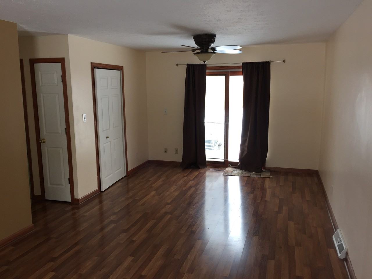 7595 Holly Dr - Photo 3 of 10